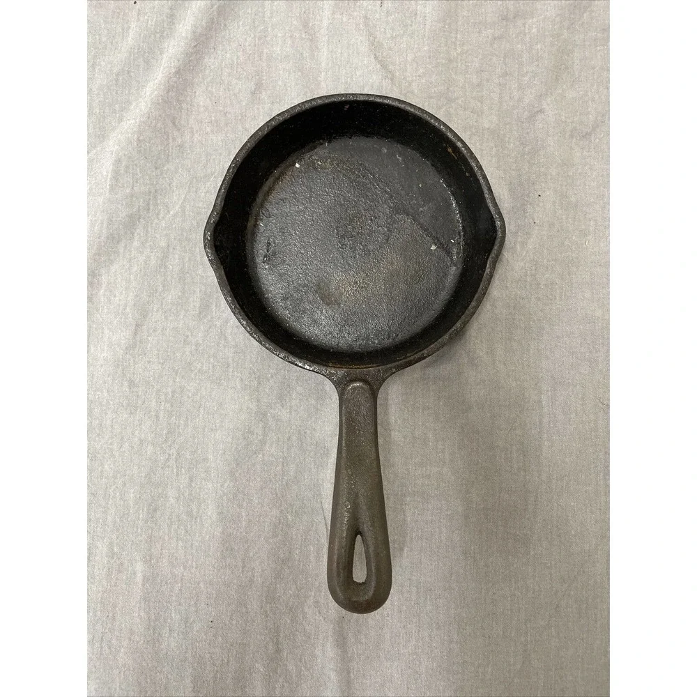 Vintage Wagner 1891 Cast Iron 6 1/2 Inch Skillet Free Shipping Benefits Charity